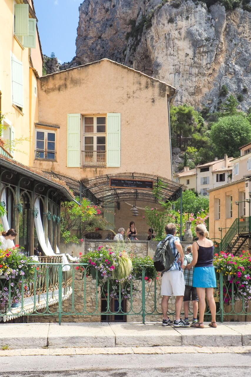 ムスティエサントマリー フランスの最も美しい村